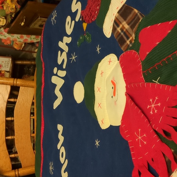 Beautiful Christmas Quilt - Picture 3 of 11
